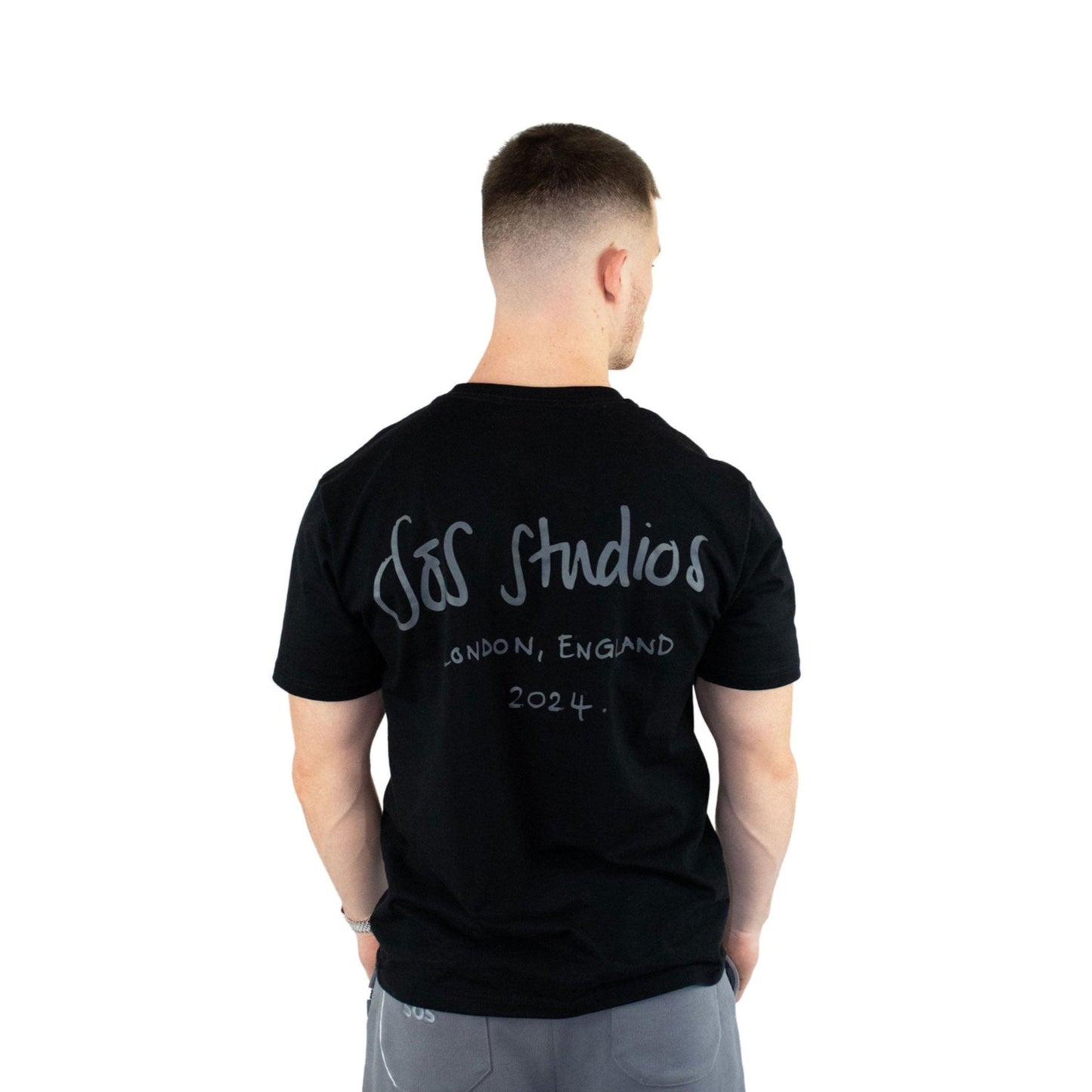 Black oversized t-shirt – 240gsm cotton with grey graphic print