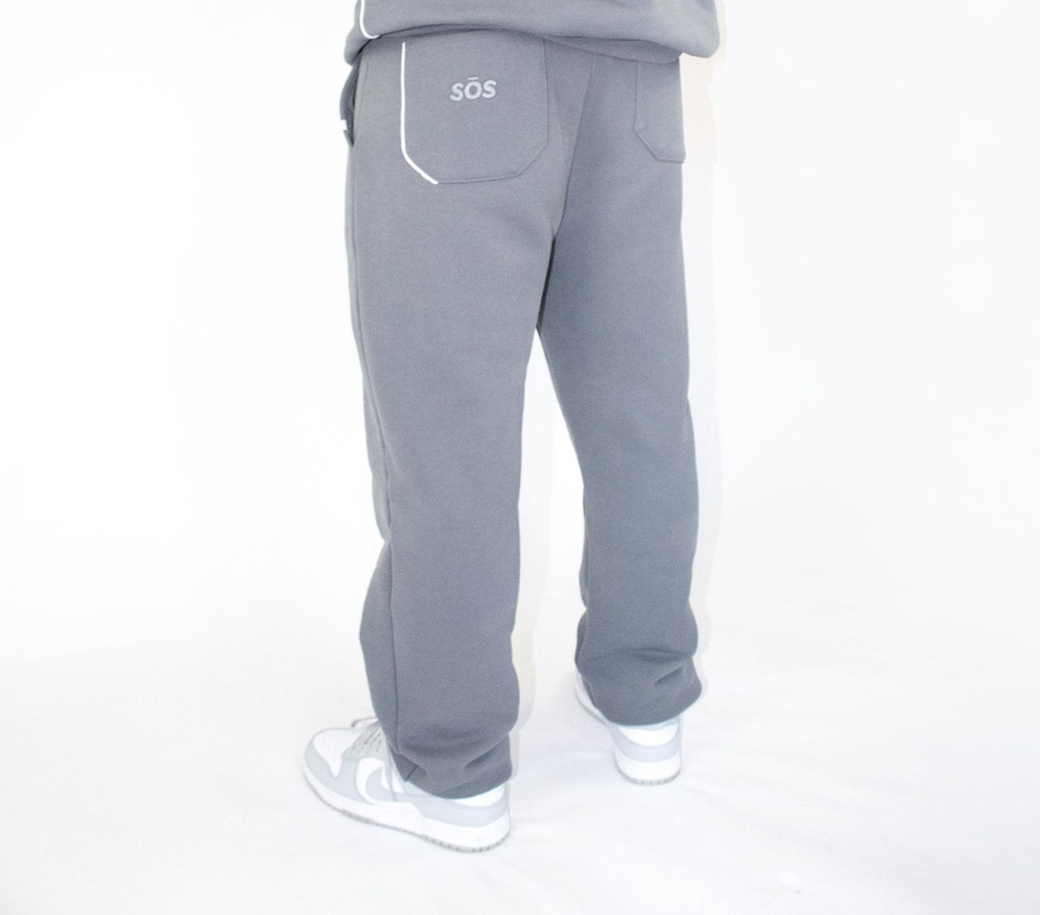 streetwear joggers in grey