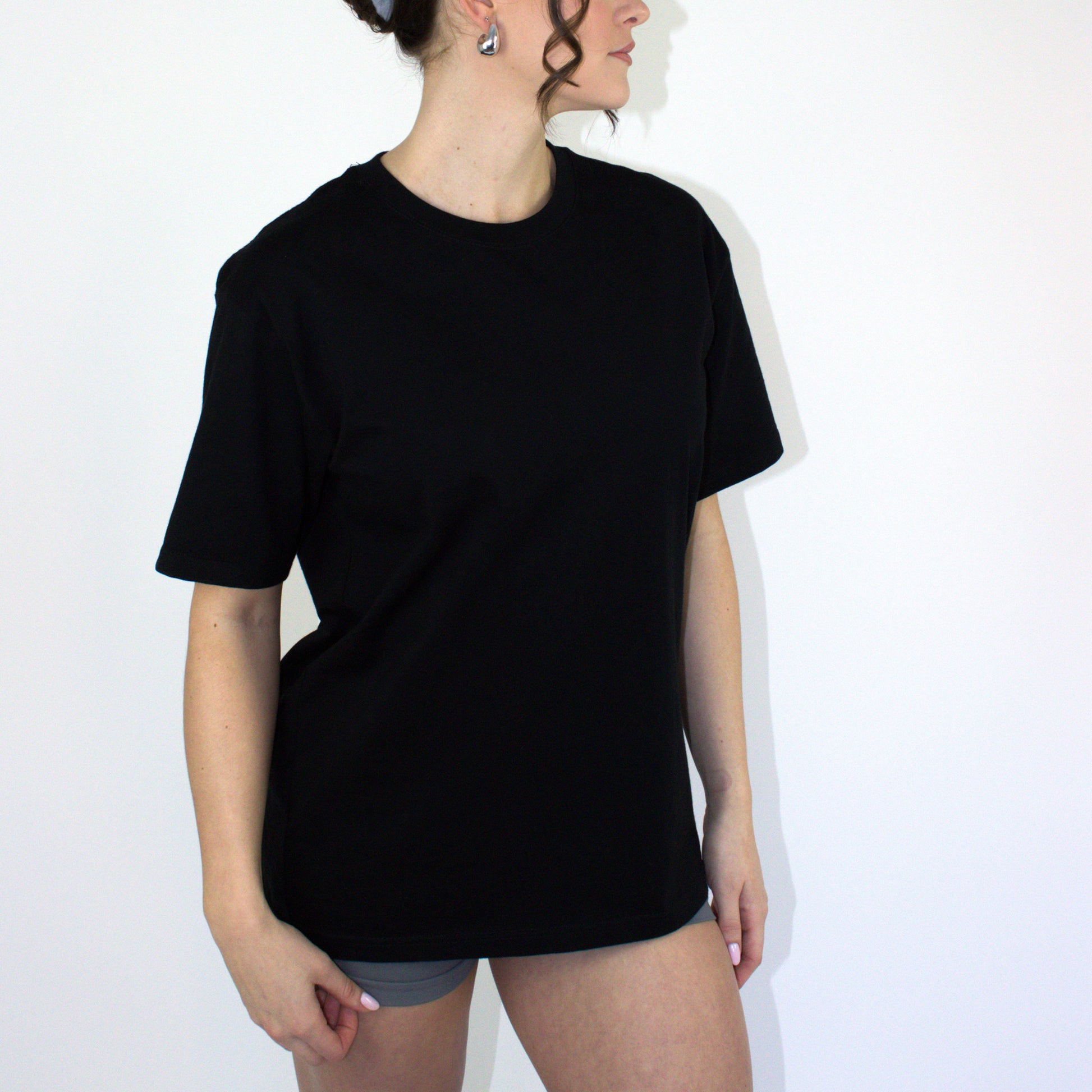 Black oversized t-shirt – 240gsm cotton with grey graphic print