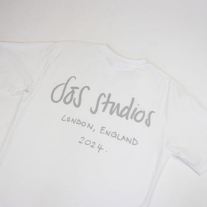 white oversized t-shirt – 240gsm cotton with grey graphic print